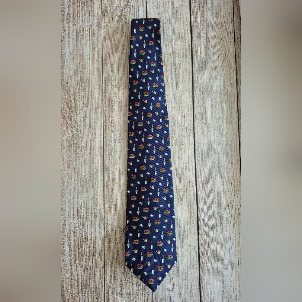 NWT Brooks Brothers Navy Background Gardening Theme Silk Tie